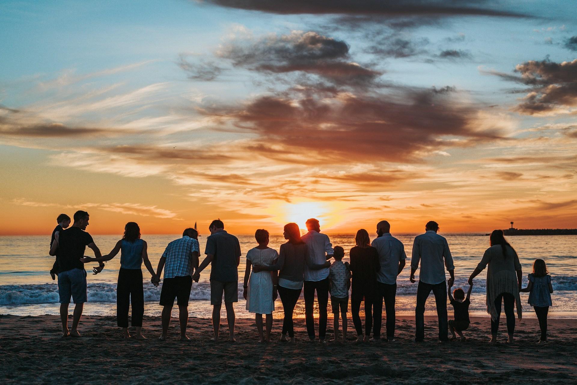 How to Plan the Ultimate Family Vacation background